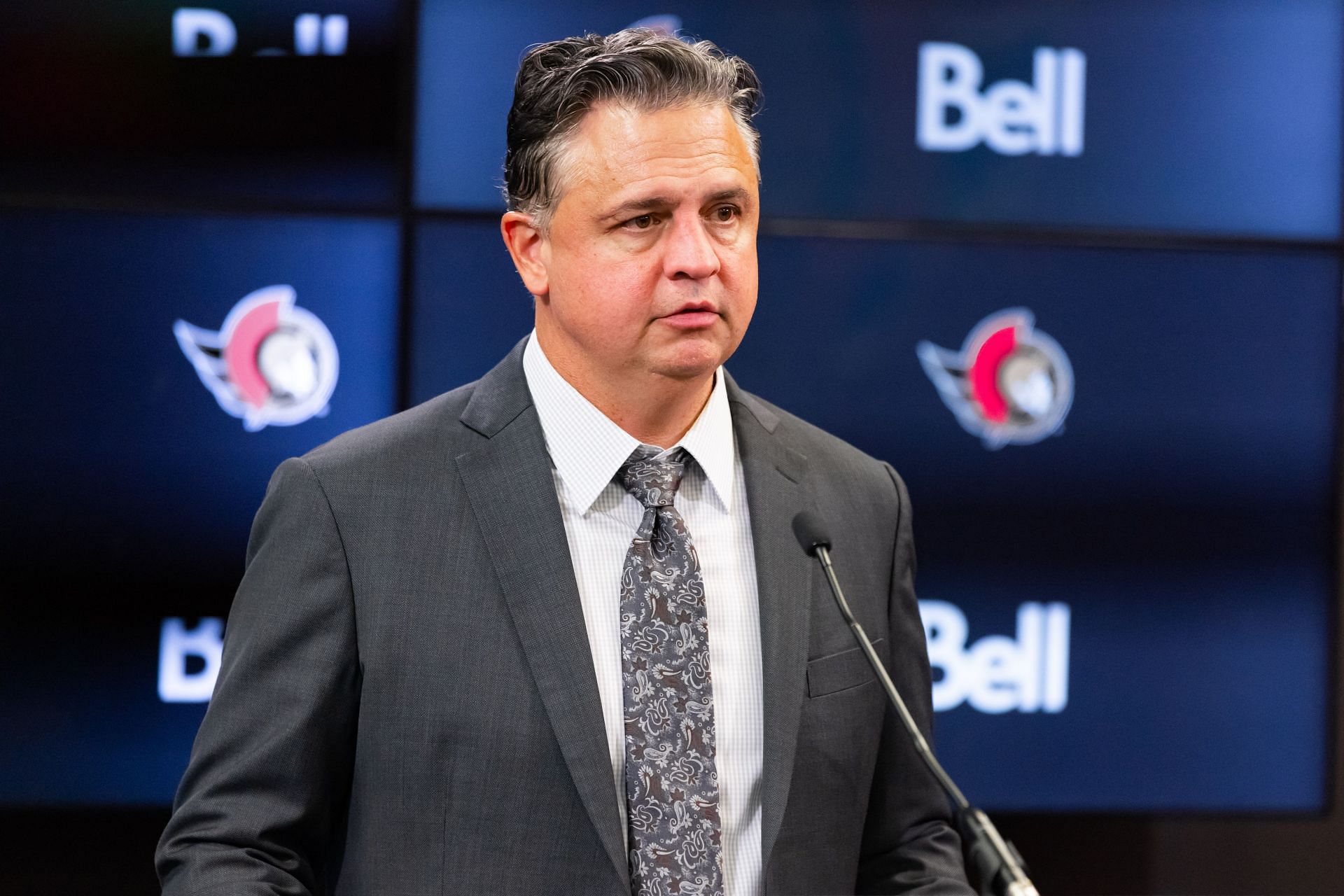 Who is coach of Ottawa Senators?