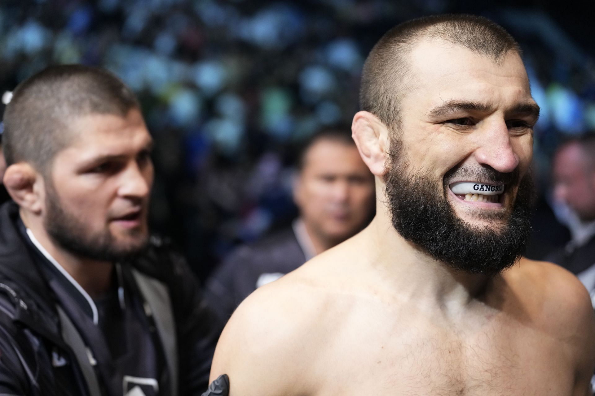 Who does Khabib Nurmagomedov coach?