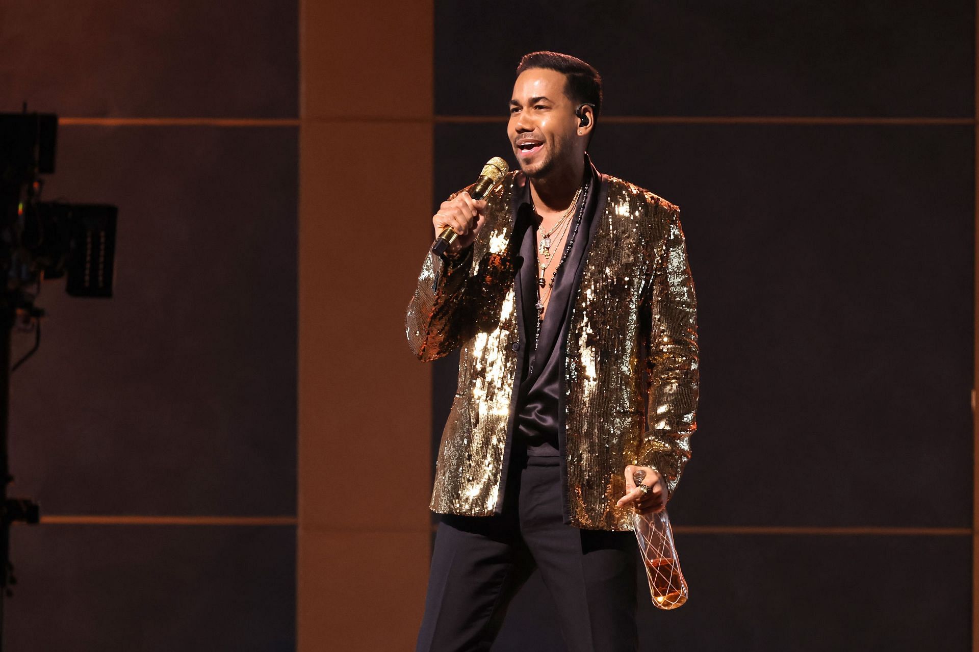 Romeo Santos is now going viral (Image via Getty Images)