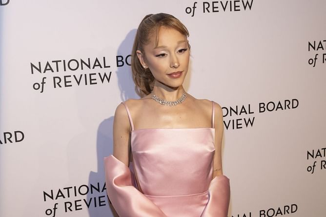 "I cannot stop crying" — Ariana Grande posts emotional reaction to Oscar nomination, shares childhood photo