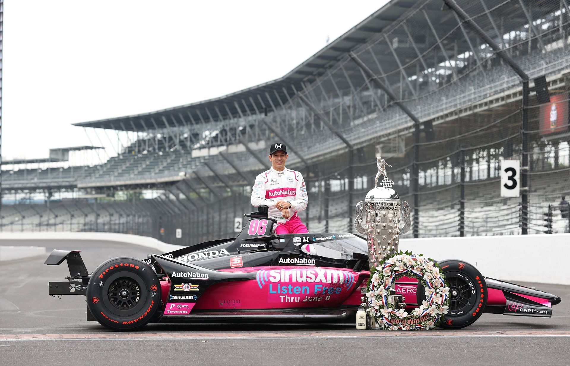 IndyCar star Helio Castroneves is the first driver to earn the new OEP - Source: Getty