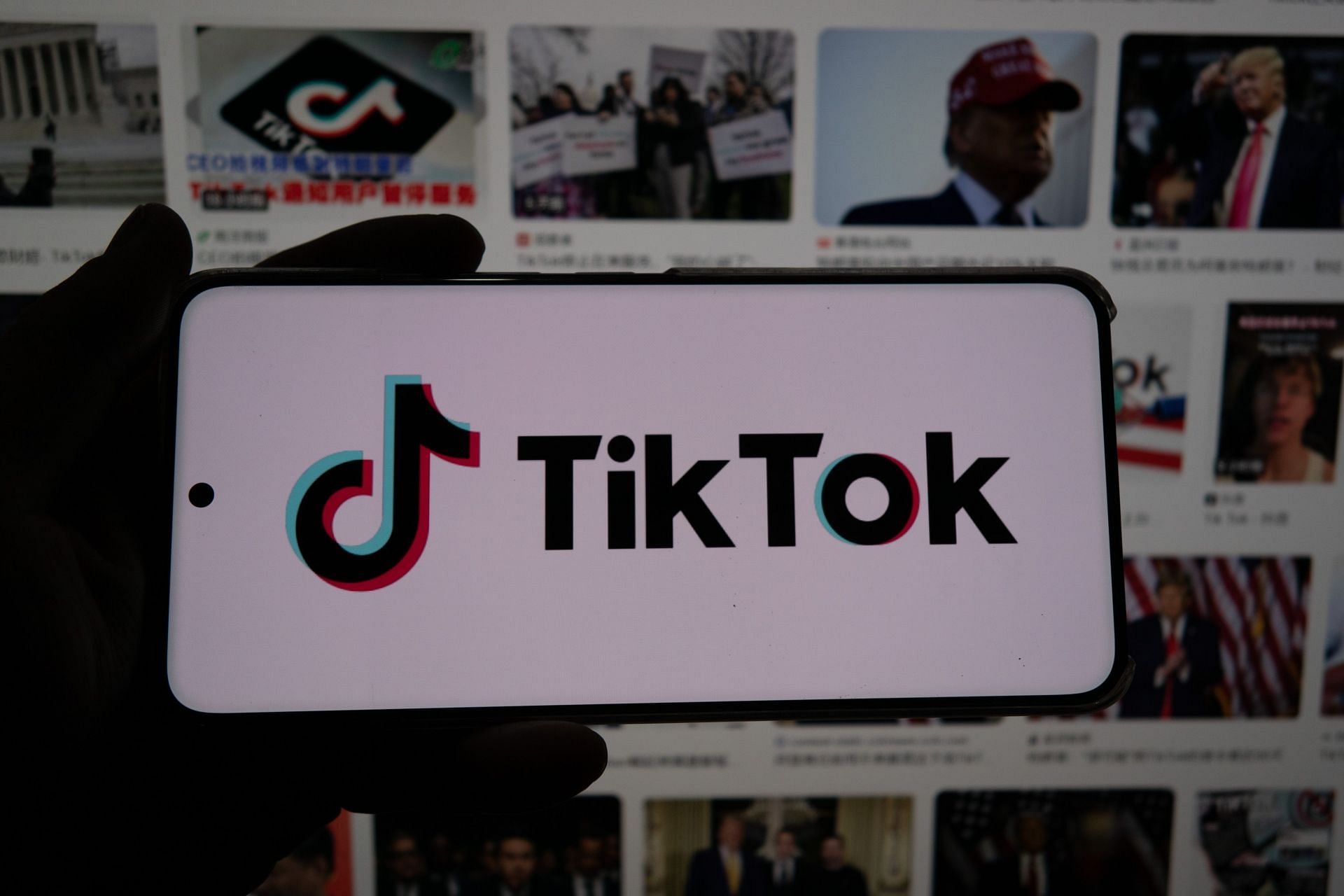 TikTok Resumes Service in the United States - Source: Getty