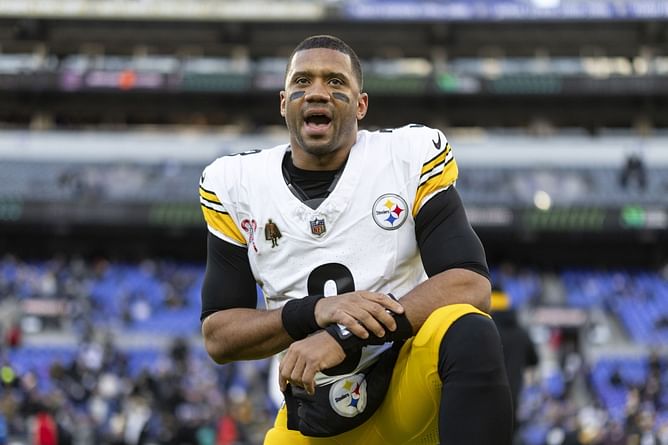 Super Bowl champion CB makes feelings known on calls for Mike Tomlin to bench Russell Wilson