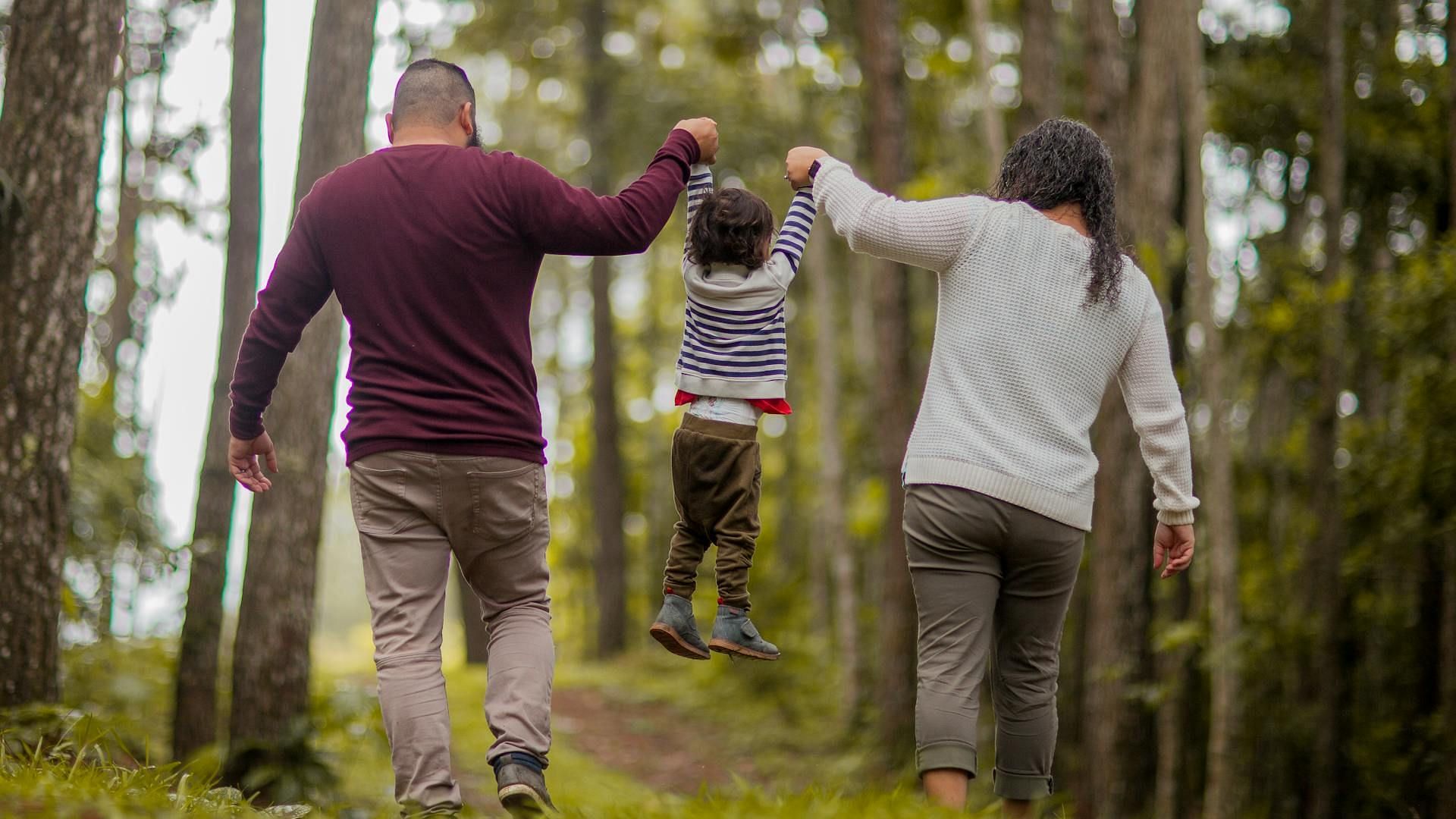 Marcela Borges and Ruben Morais immigrated to the United States from Brazil. (Image via Pexels)