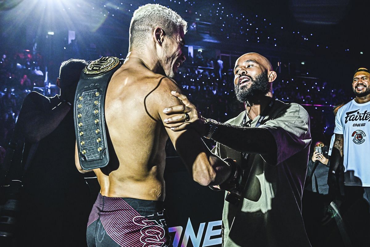 Fabricio Andrade (left), Demetrious Johnson (right) [Photo via ONE Championship]