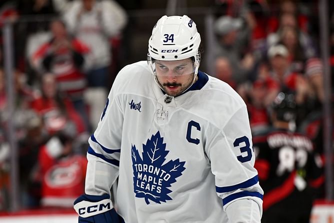 Leafs captain Auston Matthews admits feeling 'bit disconnected' after shutout loss to Vancouver Canucks