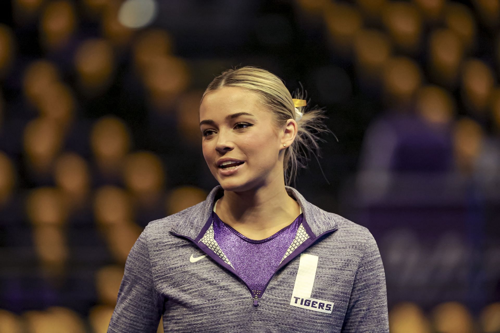 Dunne during her warmup routines before the LSU Tigers vs IOWA State Cyclones matchup at the Pete Maravich Center (Image via: Getty Images)