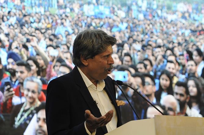 Kapil Dev’s epic reply to Yograj Singh’s shocking claim that he went to the legendary all-rounder’s house with a pistol [Watch]
