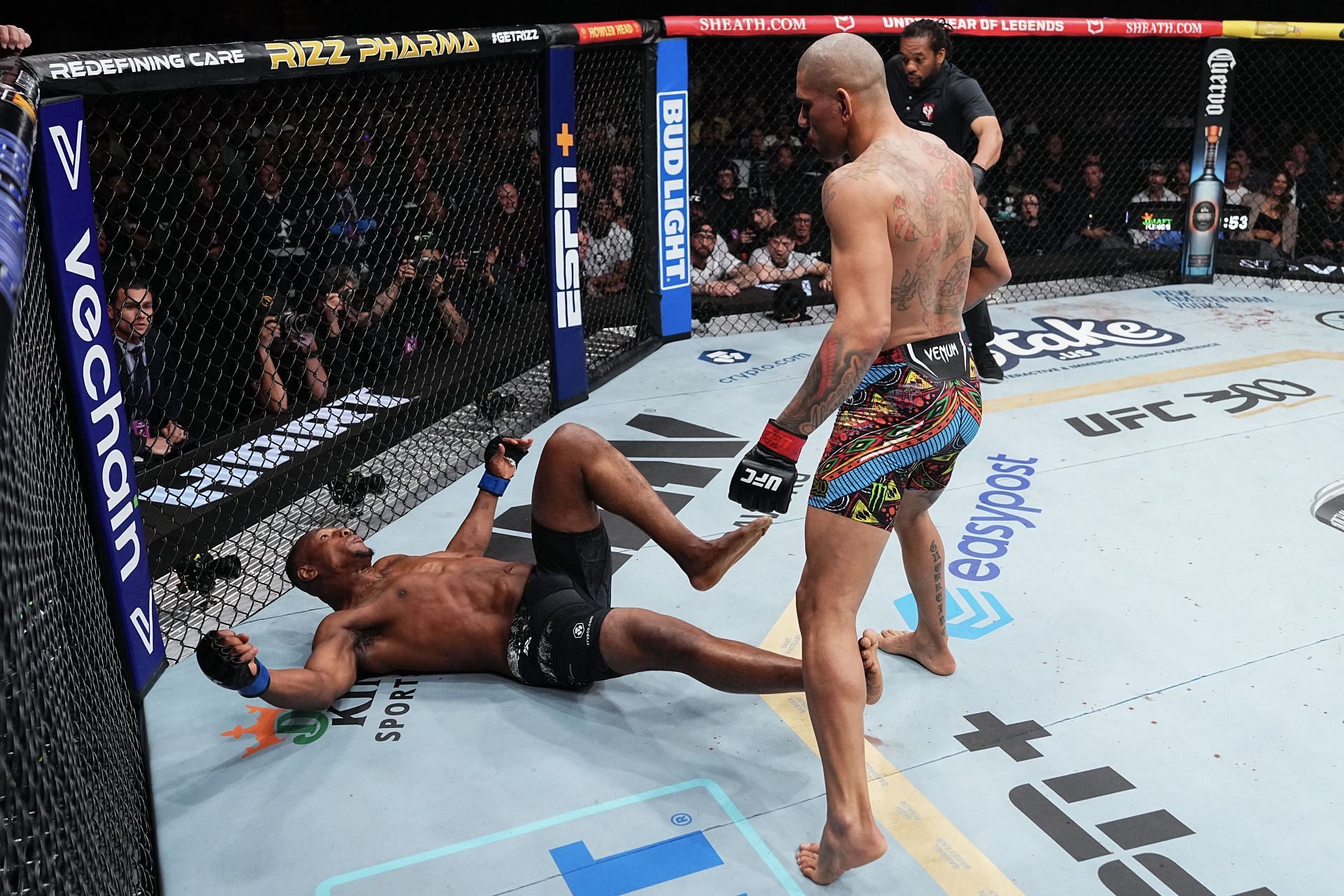 UFC 300: Pereira kocked out Hill and retained his title - Source: Getty