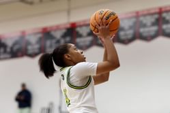 "Having more points than the team is crazy work": Hoops fans praise Kaleena Smith for her outstanding performance in Ontario Christian's win