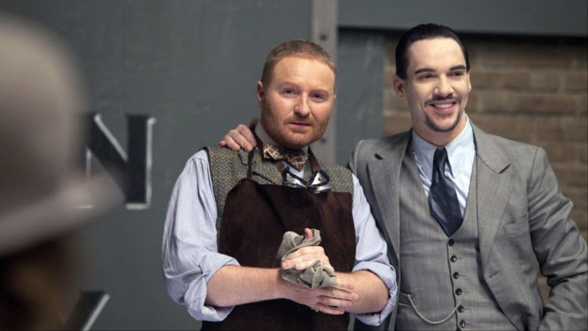 Phil McKee (left) in the 2013 series Dracula (Image via Netflix)