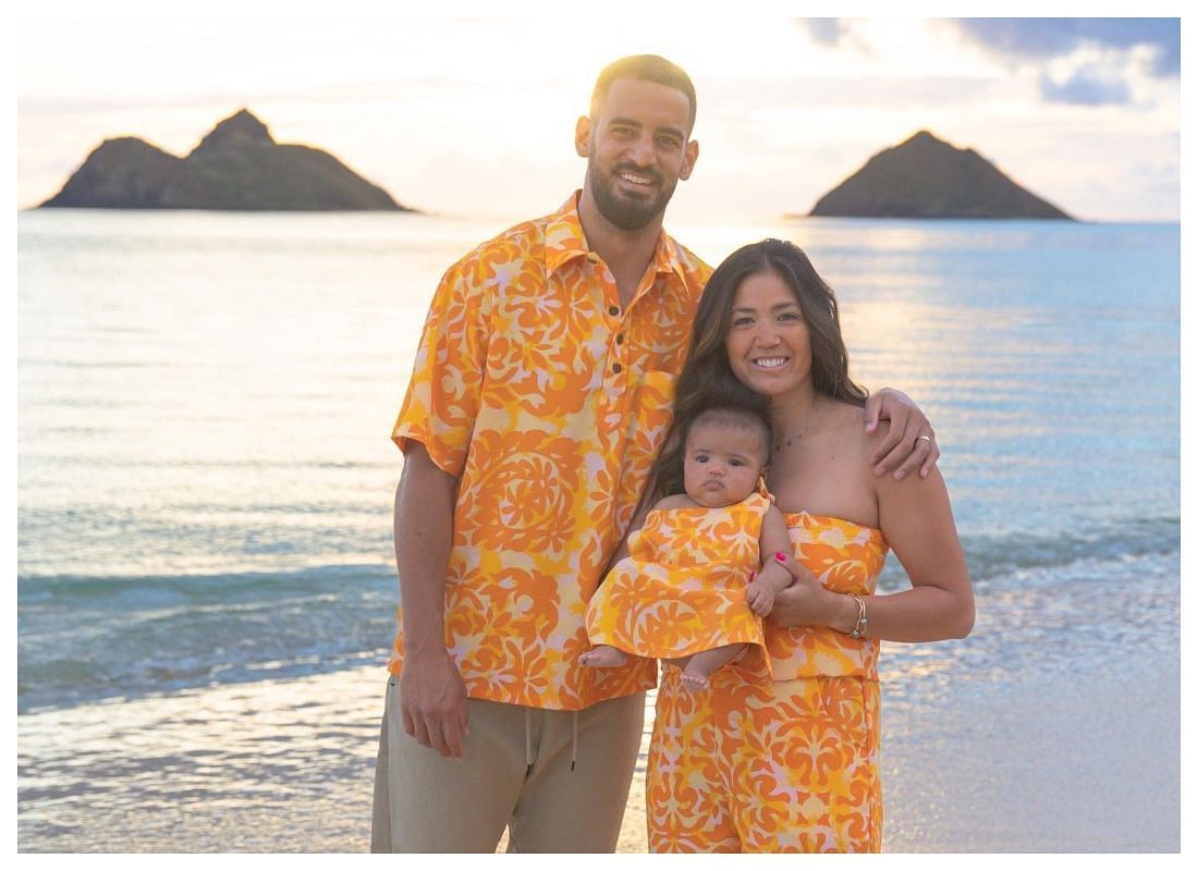 Marcus Mariota and his wife&#039;s kid