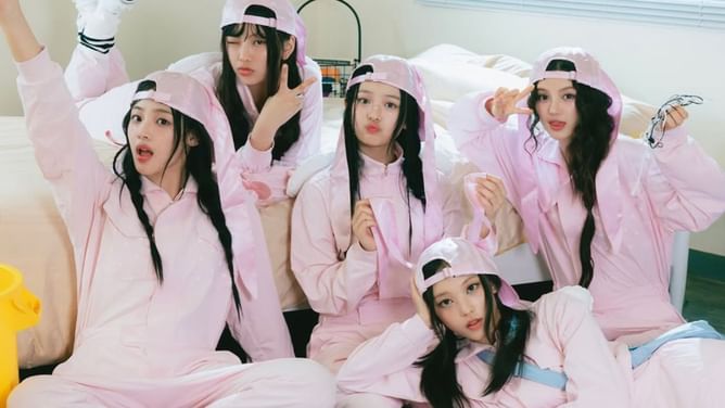 "Still didn't know how contract termination works?" — Internet divided as NewJeans stands in solidarity, slams HYBE and ADOR for "suspending careers"