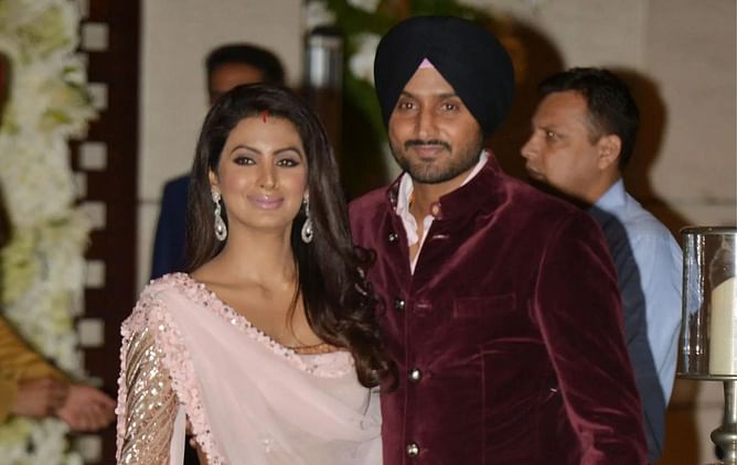 Harbhajan Singh gives hilarious tip for happy marriage on Sa Re Ga Ma Pa [Watch]