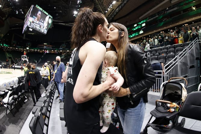 Breanna Stewart's wife Marta Xargay drops 3 words on her special date with Liberty star