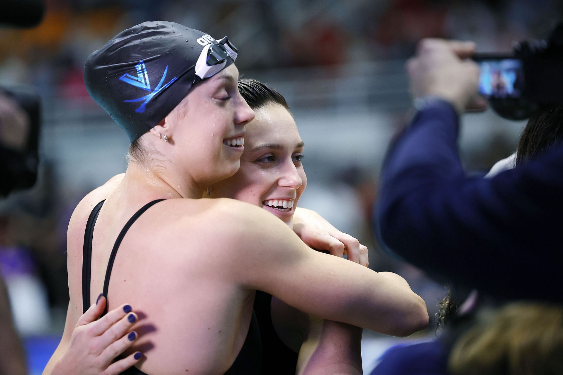 2024 NCAA Division I Swimming and Diving Championships - Gretchen Walsh and Alex Walsh hug -Source: Getty