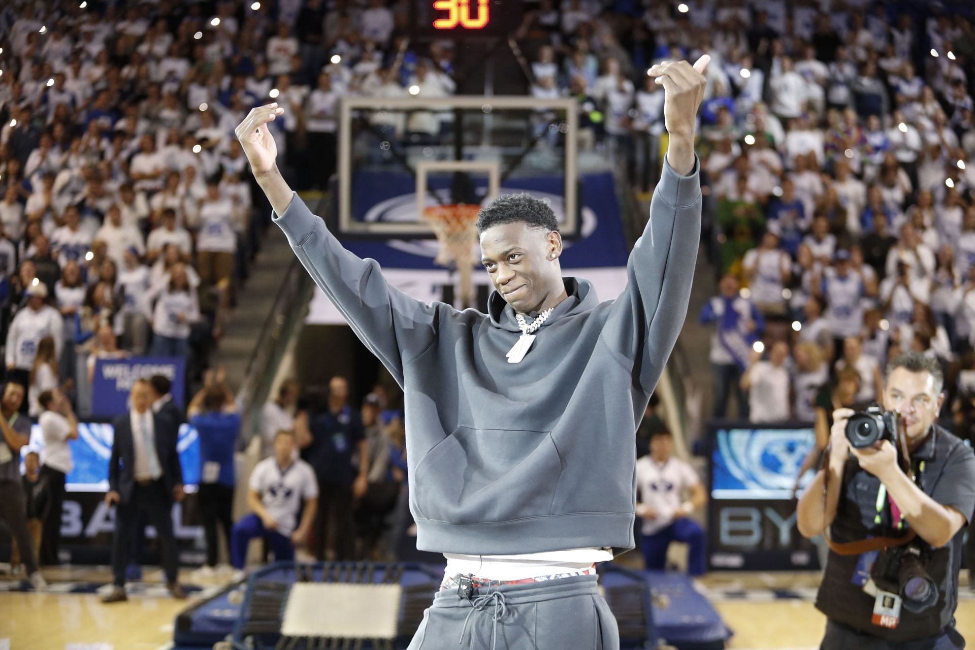 AJ Dybantsa, a member of the Utah Prep high school basketball team, waves to the crowd during halftime of the BYU Cougars&#039; game against the Fresno State Bulldogs at the Marriott Center on December 11, 2024 in Provo, Utah. Photo: Getty