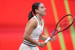 Emma Navarro signs her first-ever camera message after Australian Open 1R win