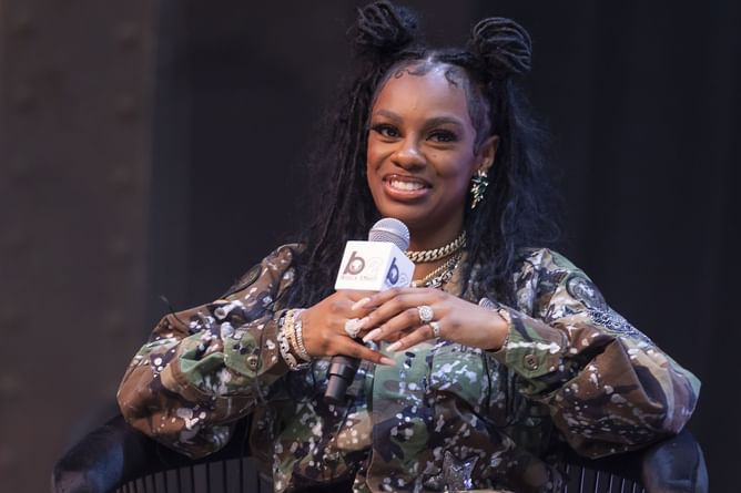 "The battle of the duds" — Internet reacts to Jess Hilarious telling Loren Lorosa to “be quiet” or “hush” on The Breakfast Club