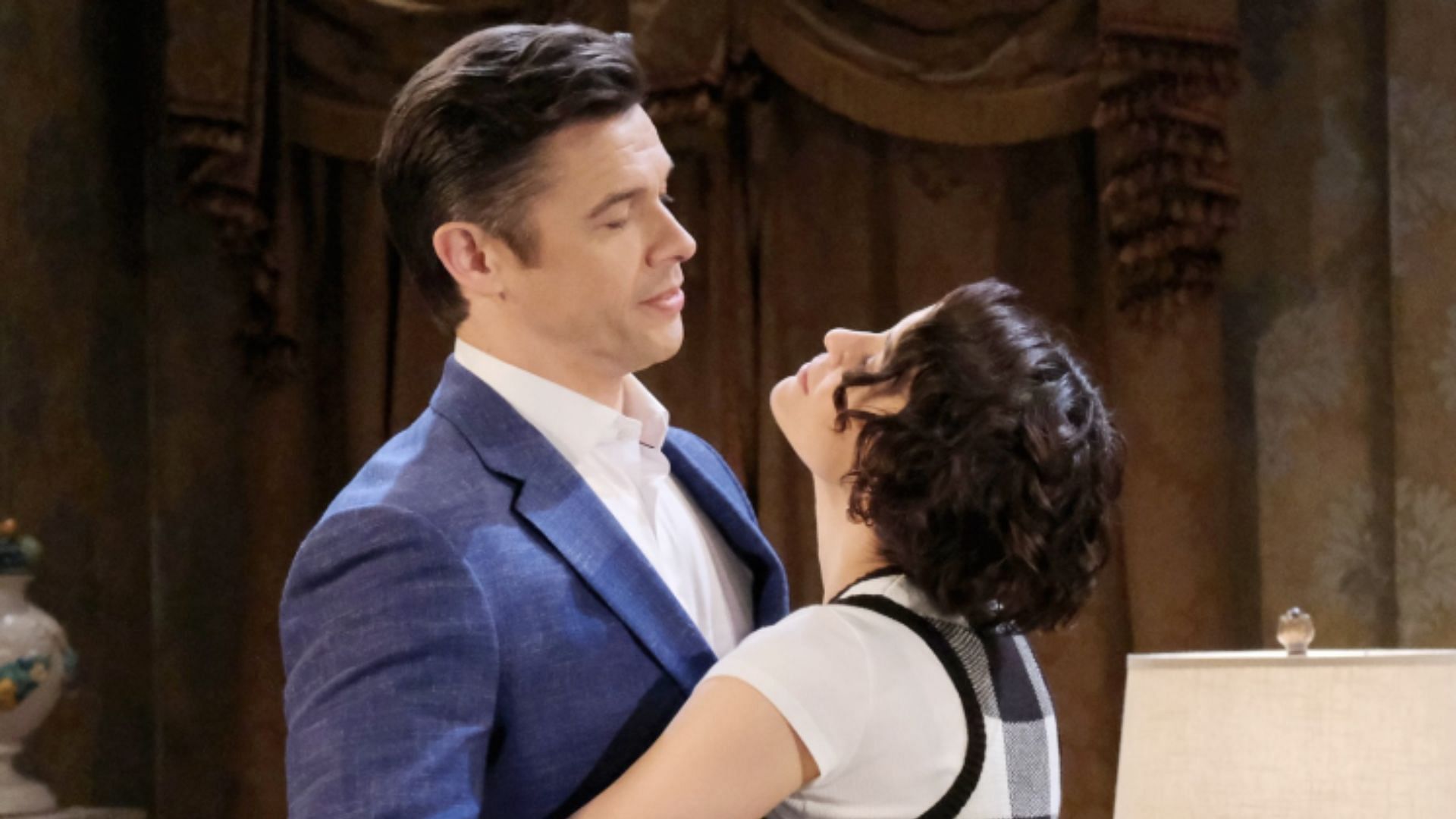 &quot;Best couple on the show&quot;&mdash;Days of Our Lives fans swoon over Sarah and Xander