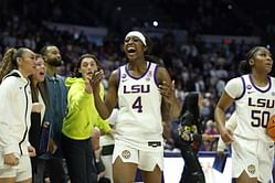 $1.5 million NIL-valued Flau'jae Johnson reacts to snaps of mom Kia Brooks, stepdad Ameen and newest member of the family’s fun in snow