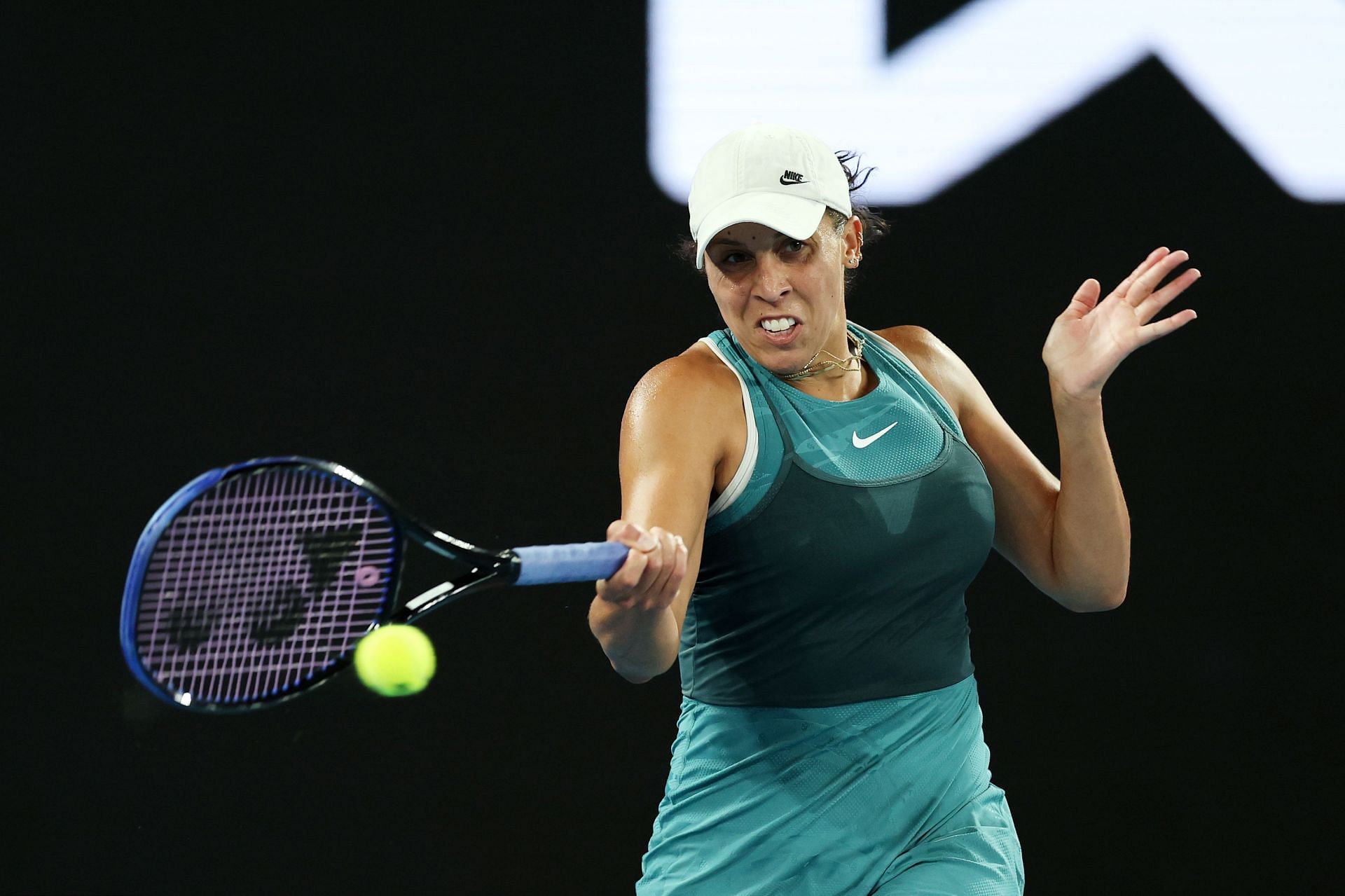 Madison Keys hits a forehand at Australian Open 2025 (Source: Getty)