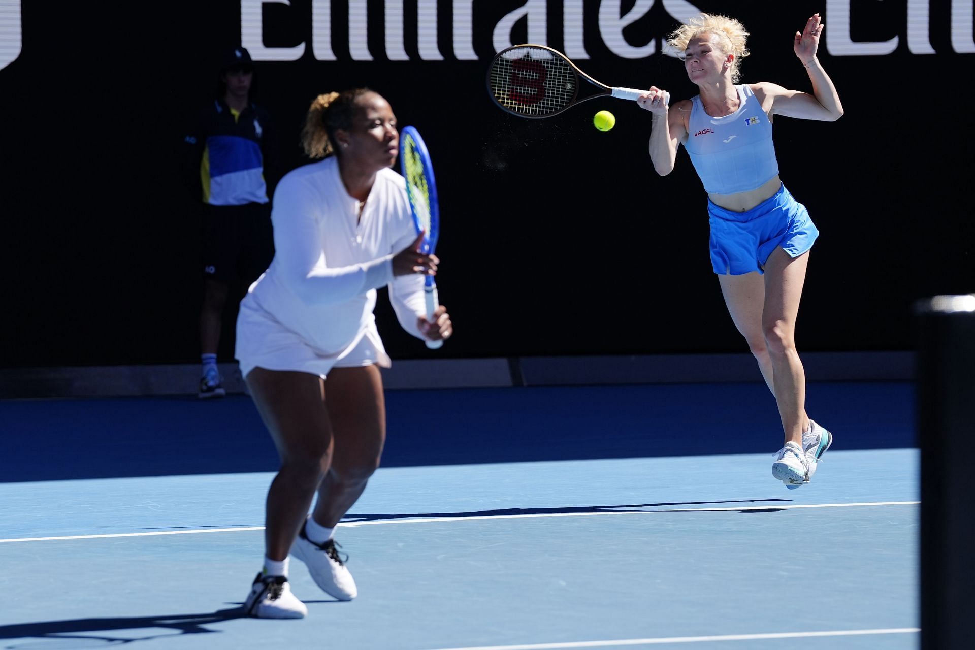 Townsend and Siniakova playing at the 2025 Australian Open - Day 15 - (Source: Getty)