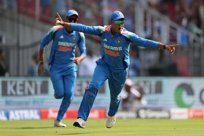 "Sharma kyun raha hai yaar" - India teammate's hilarious reaction to Yashasvi Jaiswal after debutant's stunning catch in IND vs ENG 2025 1st ODI