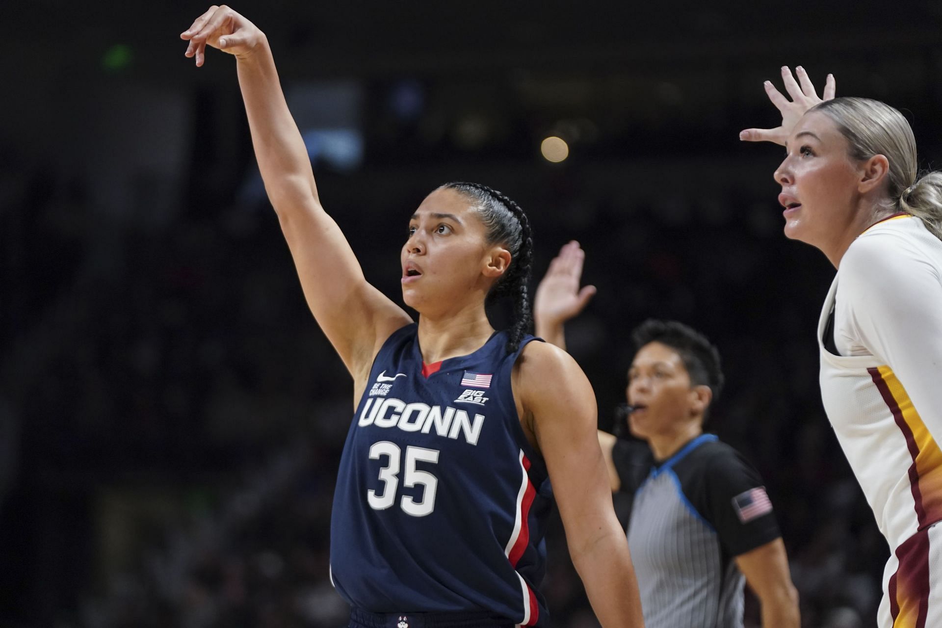 Azzi Fudd of the UConn Huskies