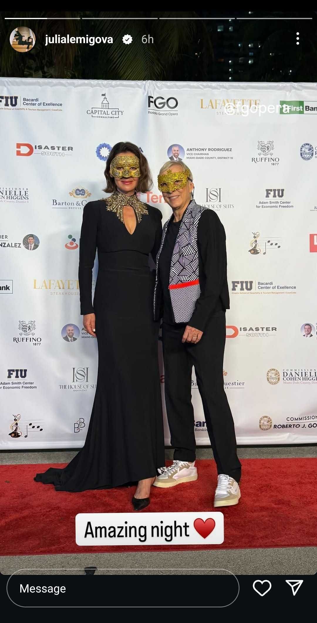 Julia Lemigova (left) and Martina Navratilova (right) on the red carpet of the Florida Grand Opera&#039;s 83rd Anniversary Gala (Source: Instagram/Julia Lemigova)