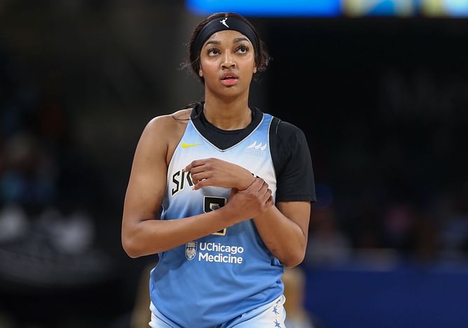 “Something u learn in 4th grade” - Fans react as Angel Reese gets bluntly called out for layup problem by 2x WNBA champ