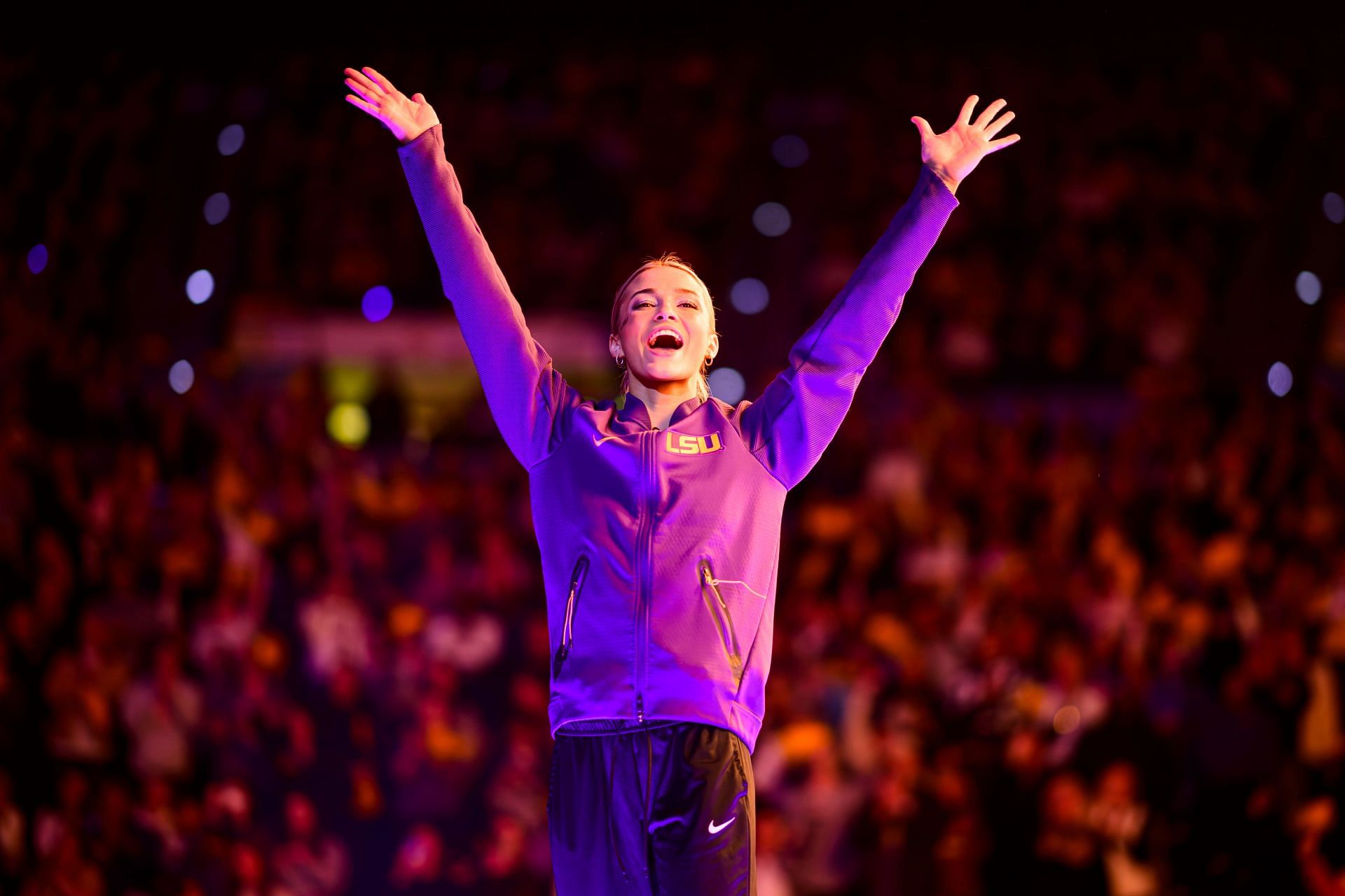 Dunne during LSU&#039;s recent meet against Oklahoma Sooners at the Pete Maravich Assembly Center (Image via: Getty Images)