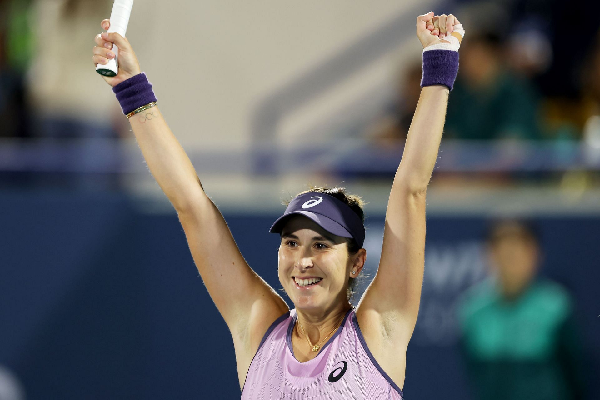 Belinda Bencic celebrates after winning the semifinal at the 2025 Mubadala Abu Dhabi Open - Source: Getty