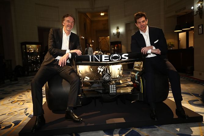 Mercedes co-owner is reportedly looking to significantly divest from the F1 team