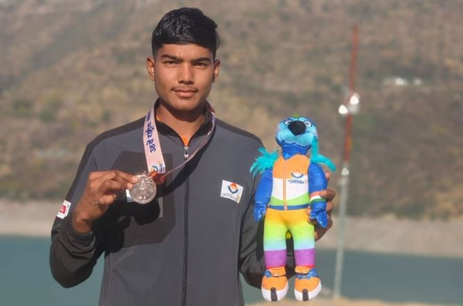 Meera Das, Prabhat Kumar bag gold in Canoeing at National Games 2025