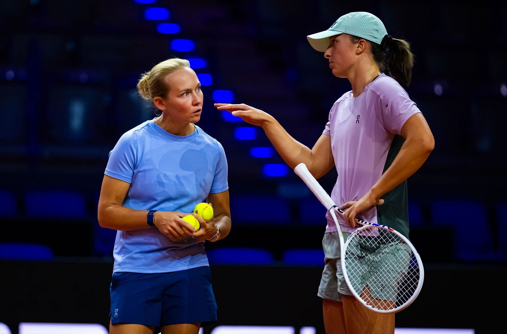 Daria Abramowicz (L) and Iga Swiatek | Image Source: Getty