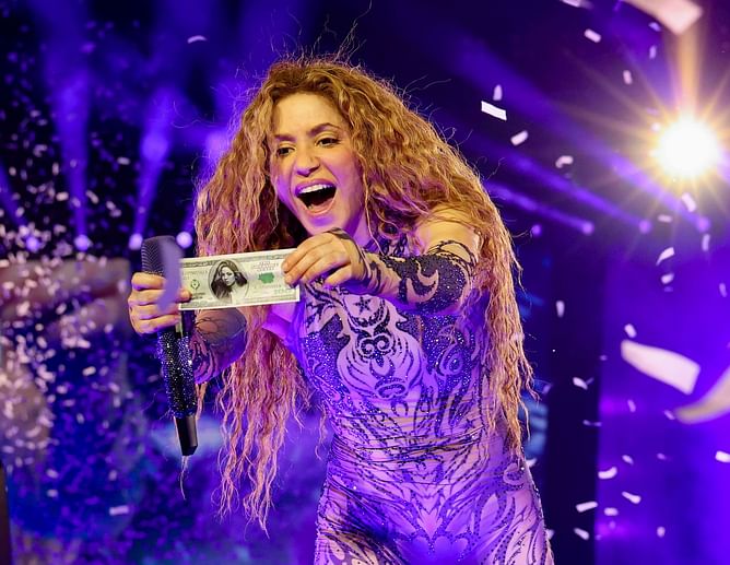 "Hope she feels better soon"— Fans send well wishes as Shakira postpones concert after getting hospitalized for abdominal pain