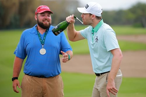 Brian Campbell celebrates with Champagne with his caddie Cooper Wilson and his girlfriend Kelsi McKee at the Mexico Open At VidantaWorld 2025 (Image Source: Getty)