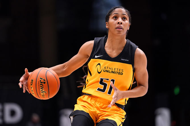 New Fever vet Sydney Colson comically shoots down fan's question on starting with Caitlin Clark - "Yeah I'm starting on the bench"
