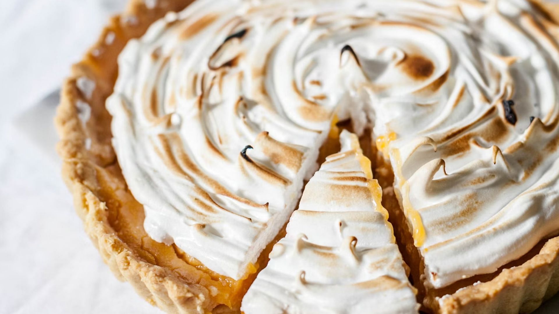 Caramel pie is a Thanksgiving and Christmas favorite (Image via Unsplash)