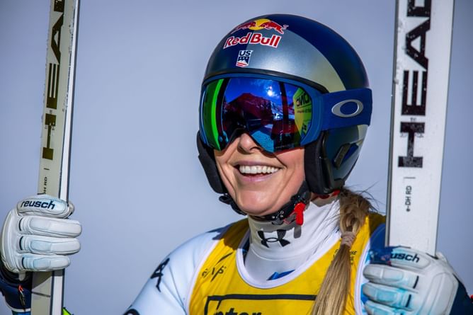 Lindsey Vonn reacts to support from fellow skiers as she continues comeback season at 40