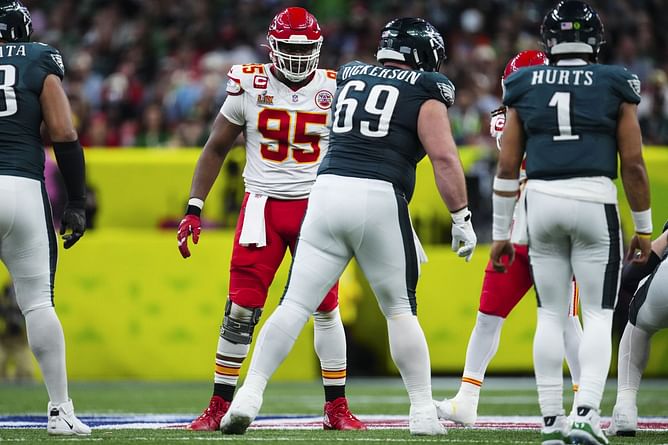 NFL fans react to Chris Jones’ failed unique strategy of stopping Eagles’ tush push play - “You’re asking for injury”