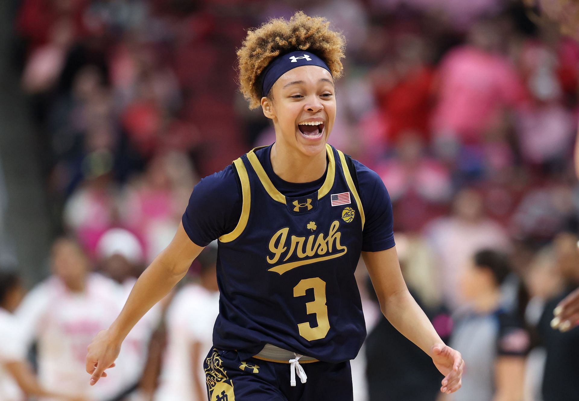 Hannah Hidalgo (#3) of the Notre Dame Fighting Irish celebrates in the first half against the Louisville Cardinals at KFC YUM! Center on February 02, 2025 in Louisville, Kentucky. Photo: Getty