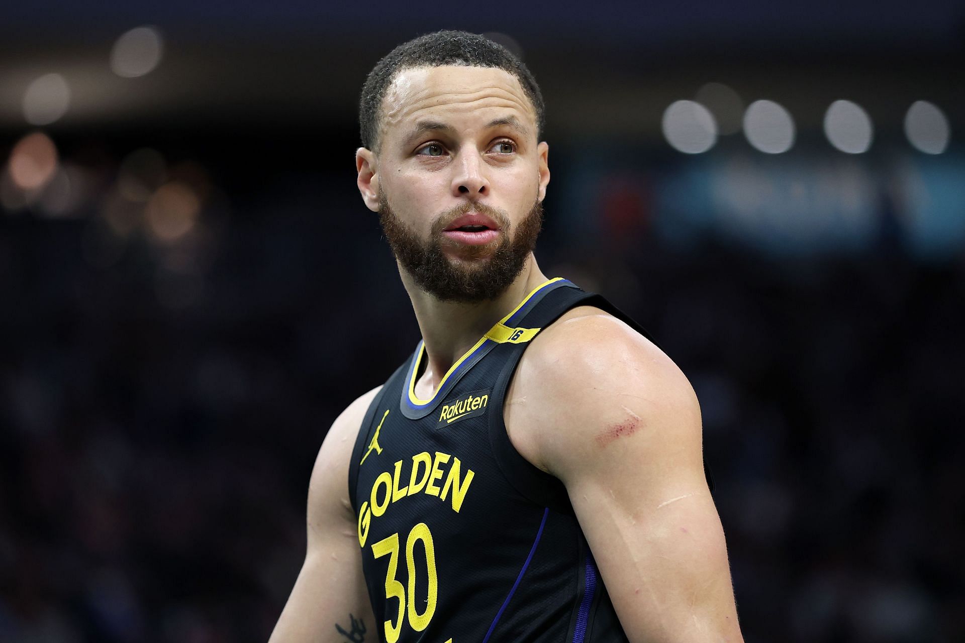 Stephen Curry during the Golden State Warriors vs Milwaukee Bucks match in February 2025 (image via Getty)