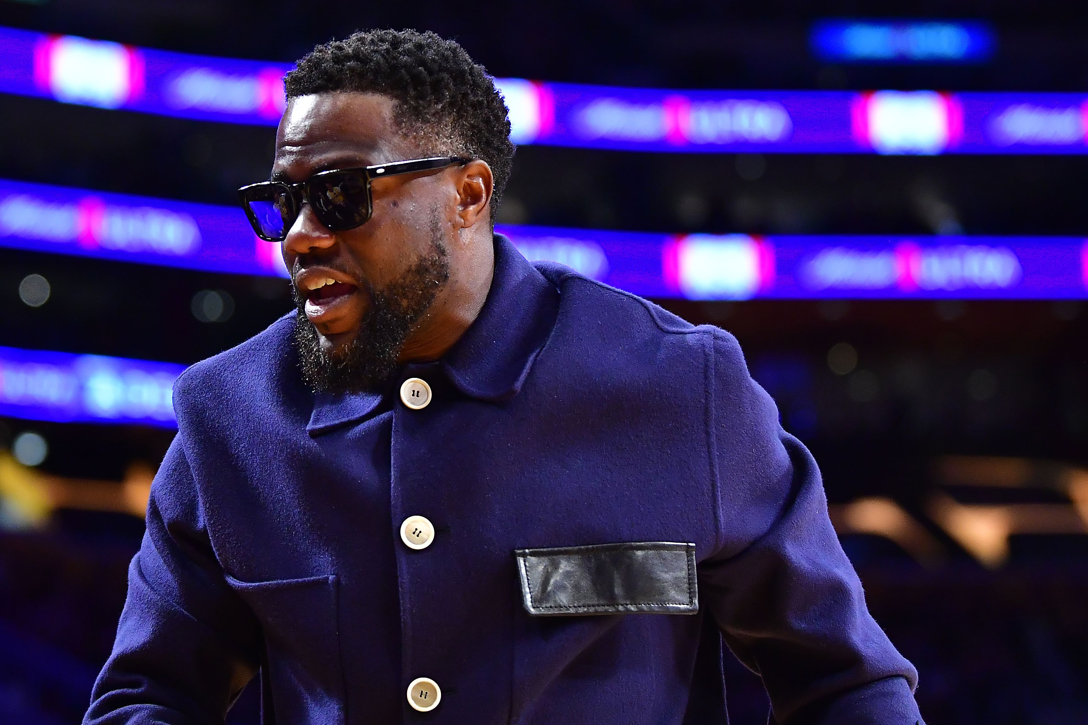 Fans react to Kevin Hart as the first-ever on-court emcee (Image Source: Imagn)