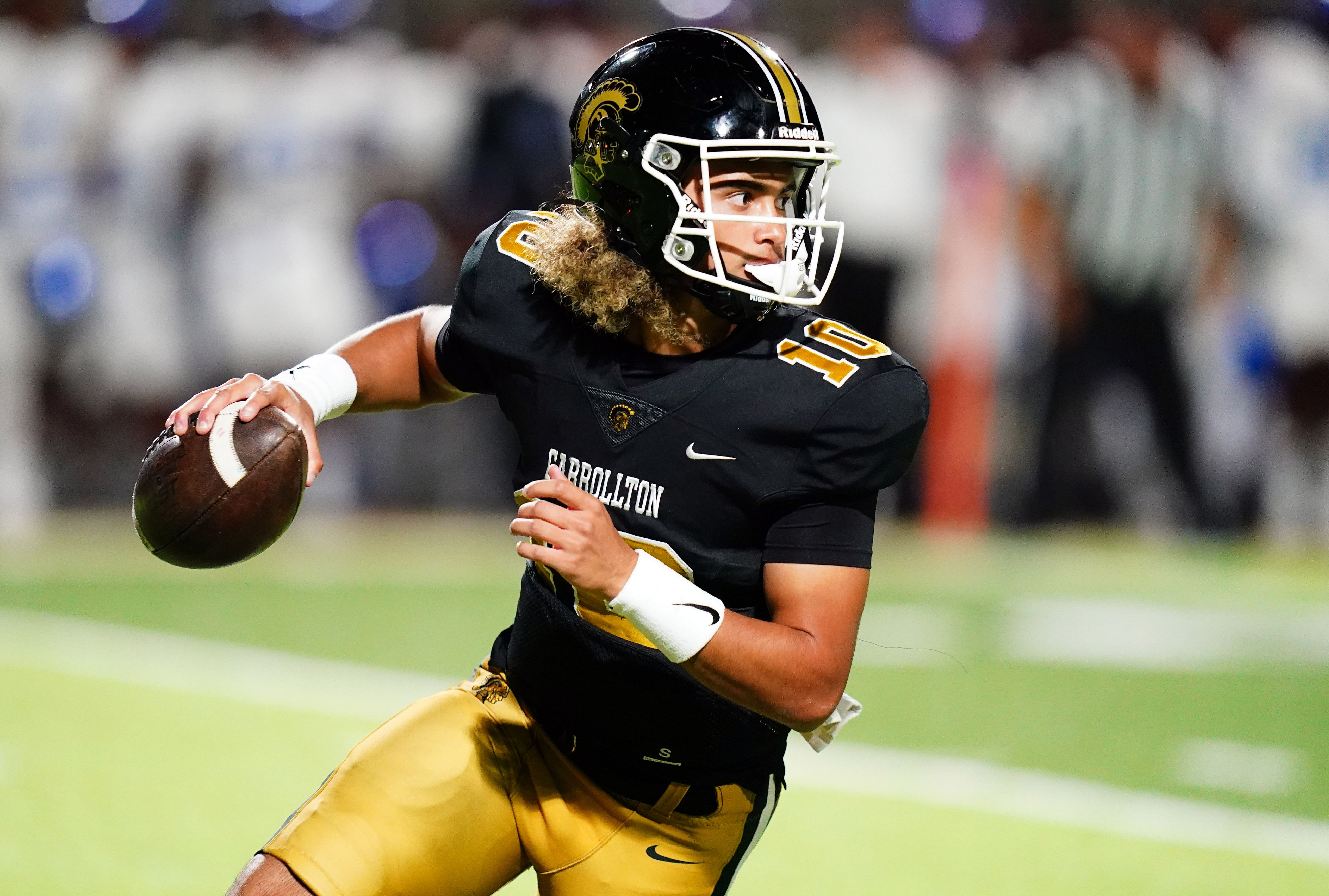 Carrollton Trojans quarterback Julian Lewis (Credits: IMAGN)