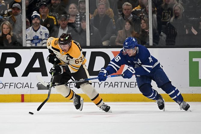 John Tavares reveals Brad Marchand's locker room 'energy', draws parallels to $65,418,000 Leafs teammate