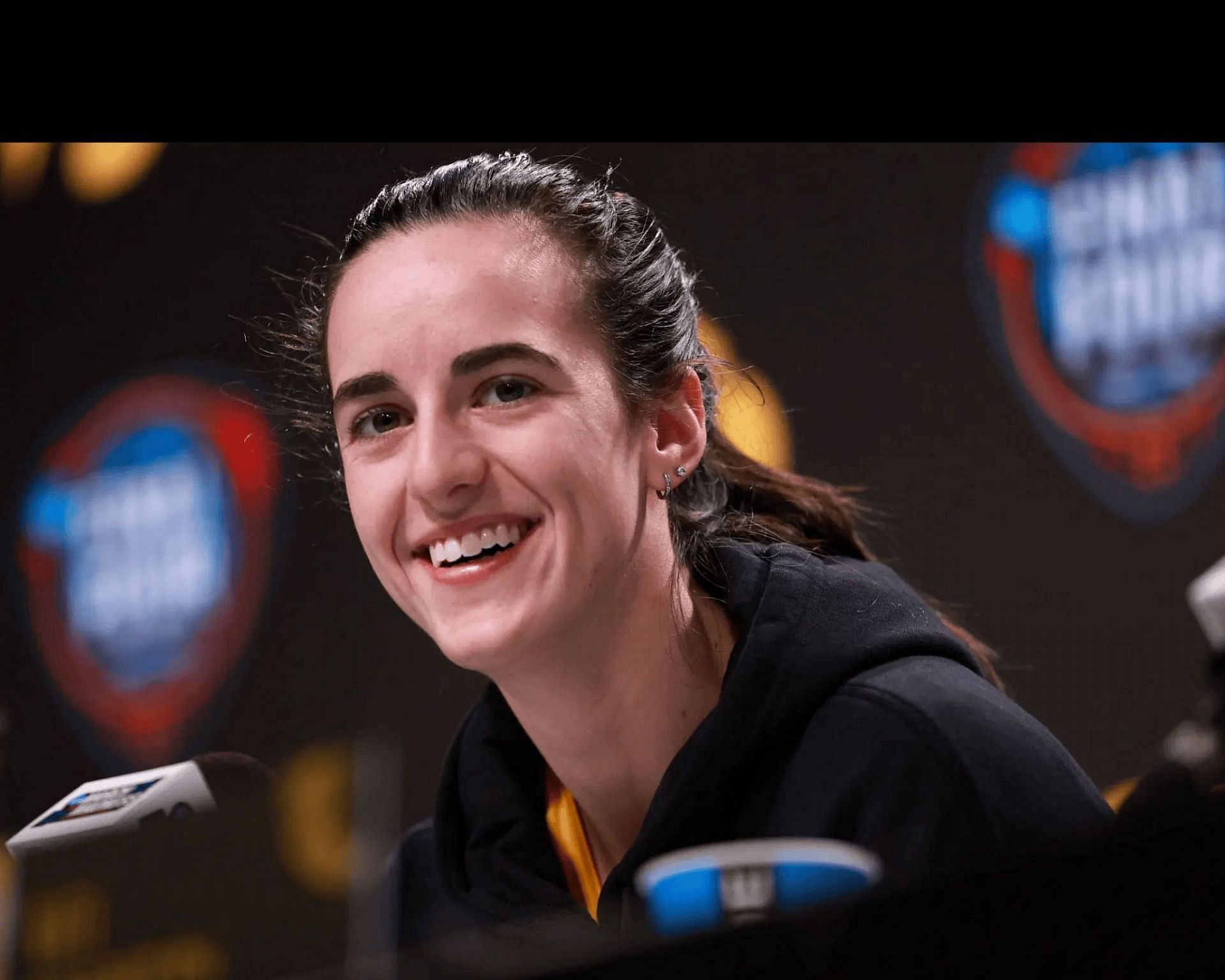 Caitlin Clark shares honest feelings on Iowa retiring her jersey, shouts out JuJu Watkins &amp; Lisa Bluder: &quot;Pretty overwhelmed&quot; (Image Source: Getty)