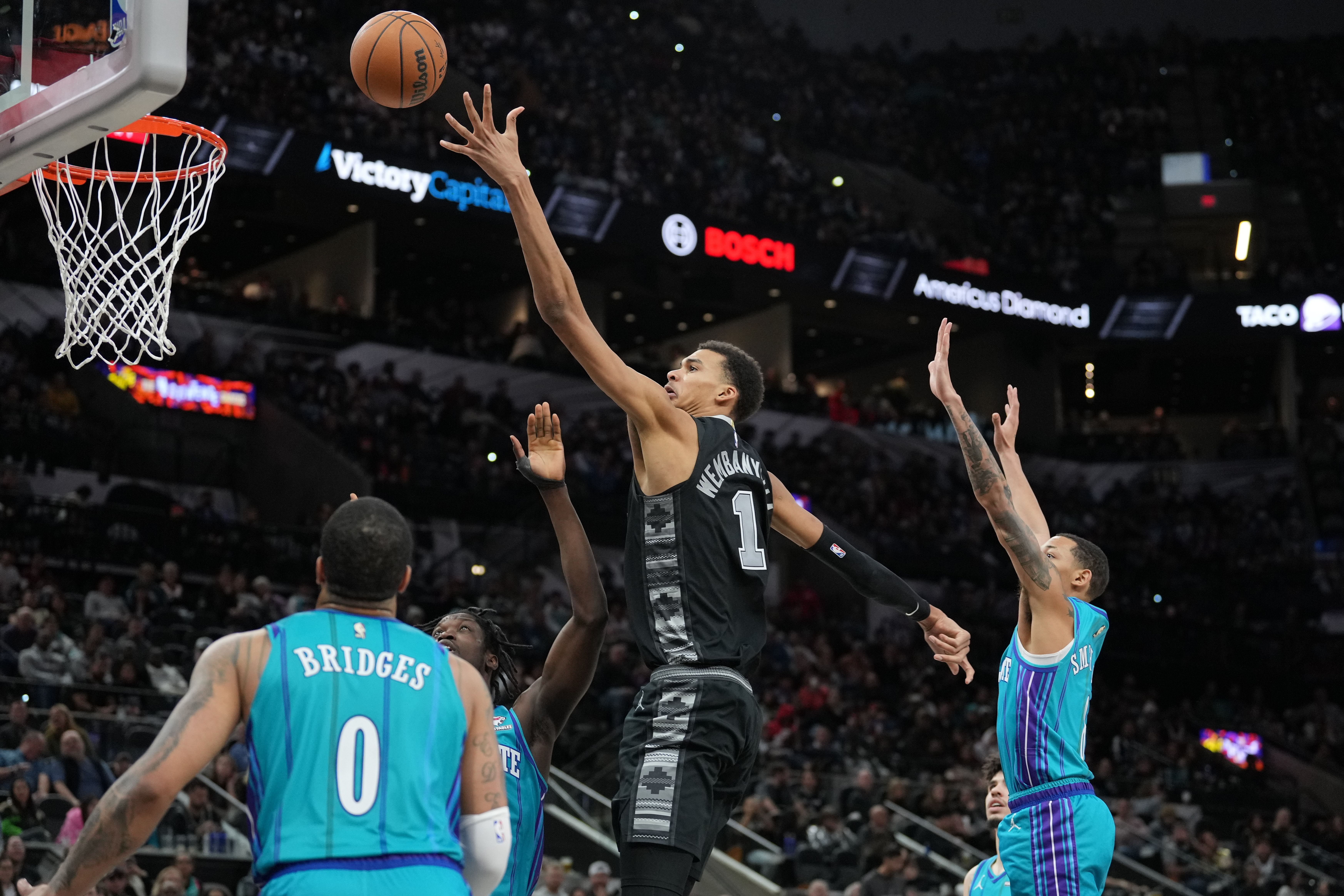 NBA: Charlotte Hornets at San Antonio Spurs - Source: Imagn