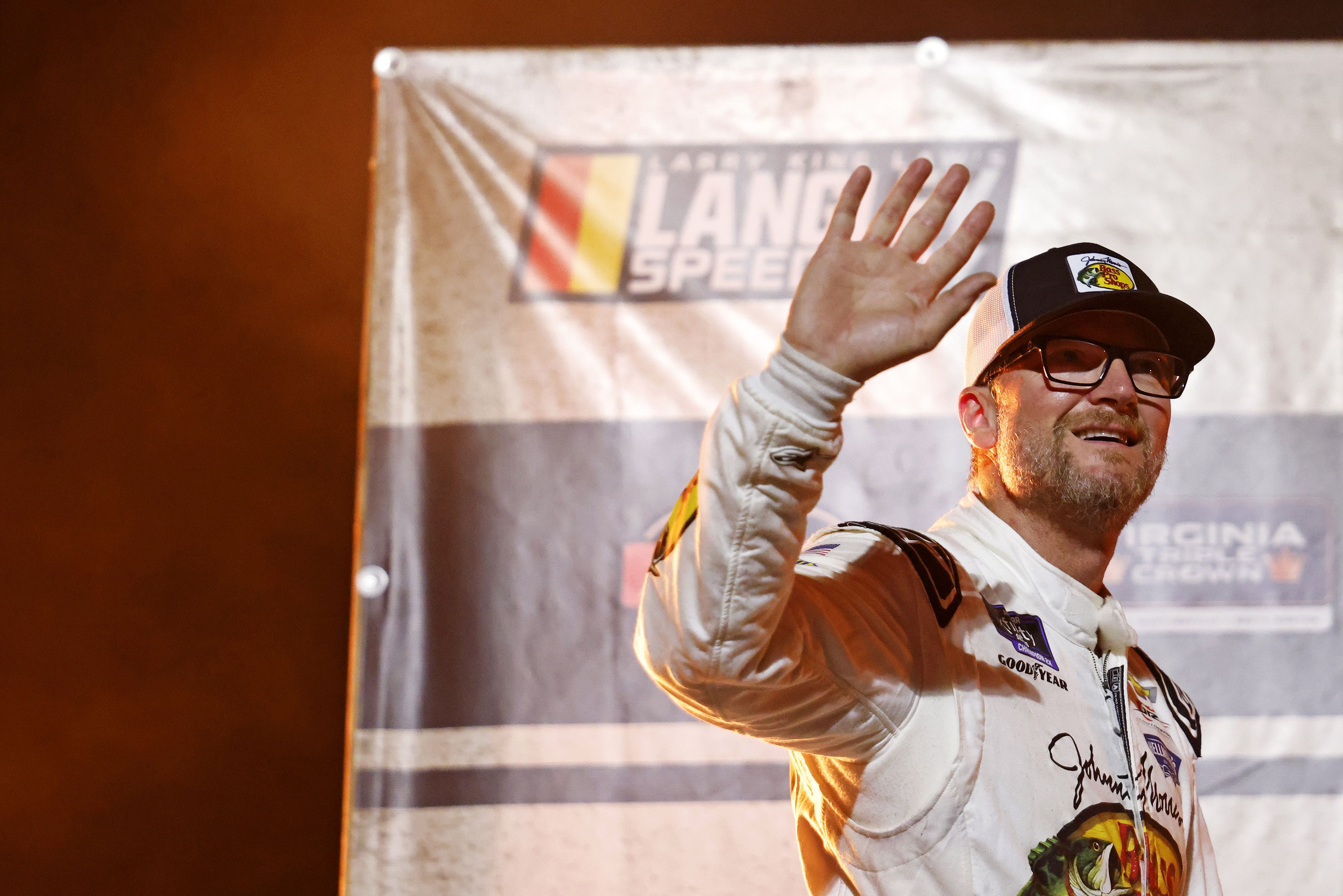  Dale Earnhardt Jr. is introduced before the 16th Annual Hampton Heat at Langley Speedway. (Source: Imagn)